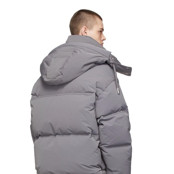 Ami Alexandre Mattiussi Down Jacket
Mineral Gray
Size M/L
$1600 RETAIL PRICE - Picture 2 of 8